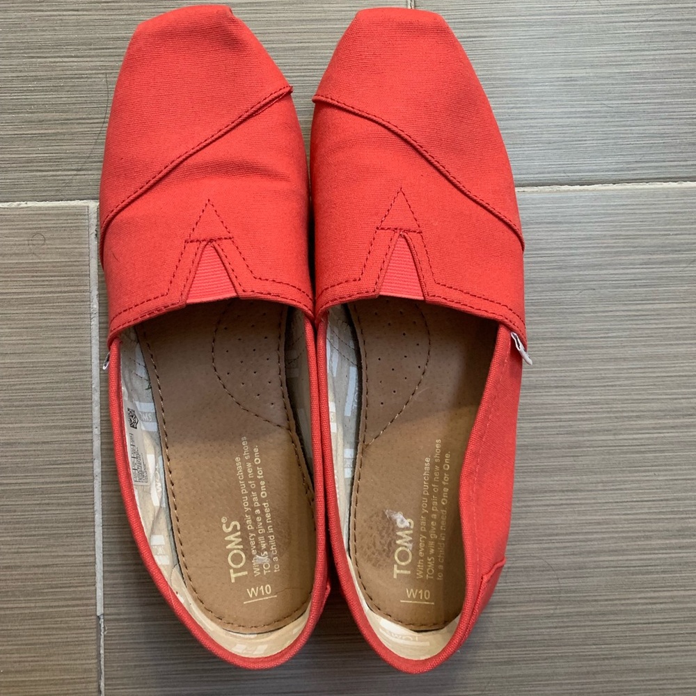 Toms salmon shoes